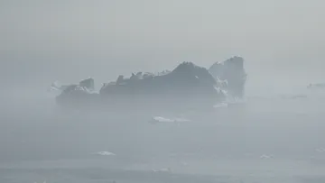 Passing icebergs near Saqqisikuik aboard Seabourn Venture 