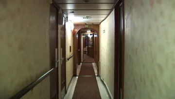 Regal Empress - Cabin hallway Promenade Deck