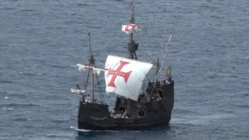 Santa Maria de Colombo passes Câmara de Lobos