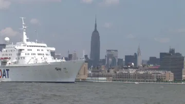 Oceanic leaves Manhattan