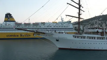 Sea Cloud II arrives at Nice