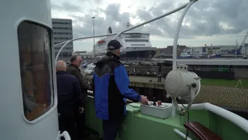 Leaving IJmuiden aboard Elbe 