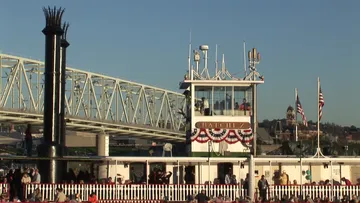 Natchez leaves Cincinnati