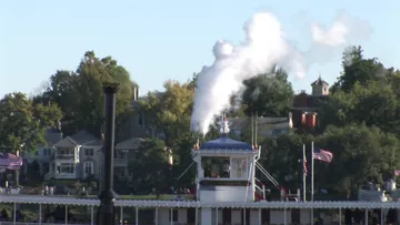 Belle of Louisville leaves Cincinnatti