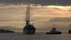 Wind Surf  leaves Marseille