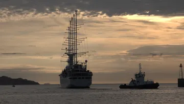 Wind Surf  leaves Marseille