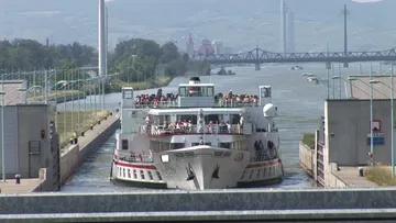 MS Theodor Körner transits a lock at Freudenau dam