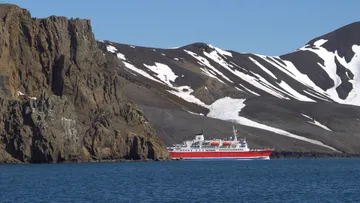 MV Expedition arrives at Deception Island