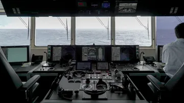 Navigational bridge aboard HANSEATIC nature 