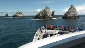 Passing Shag Rocks aboard HANSEATIC nature 