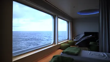 OCEAN SPA aboard HANSEATIC nature: Sauna and relaxation room 