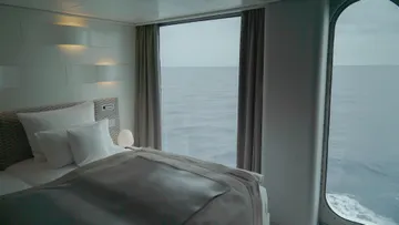 Suite 647 aboard HANSEATIC nature 