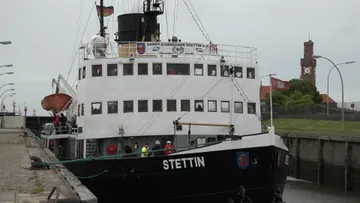 Stettin arrives at Cuxhaven