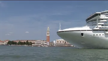 Grand Princess arrives at Venice