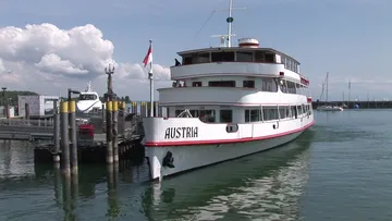 MS Austria leaves Konstanz