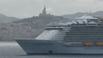 Symphony of the Seas leaves Marseille