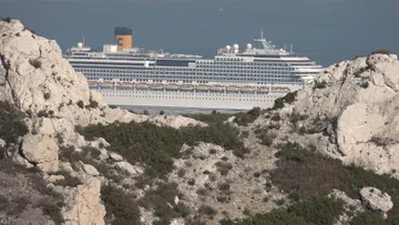 Costa Fascinosa leaves Marseille