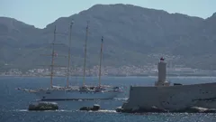 Star Flyer arrives at Marseille