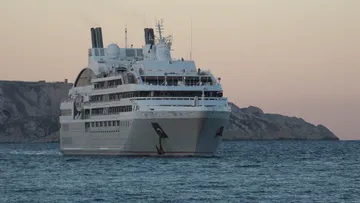 Le Lyrial arrives at Marseille