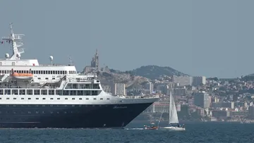 Saga Sapphire leaves Marseille