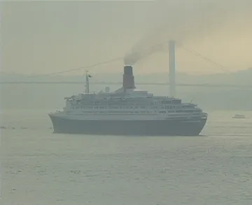 Queen Elizabeth 2 arrives at Istanbul