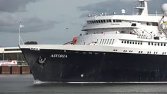 Astoria passes Hoek van Holland