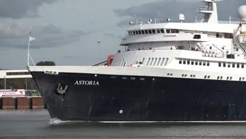 Astoria passes Hoek van Holland