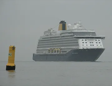 Spirit of Adventure on the Scheldt river