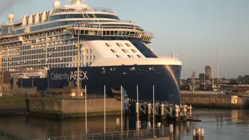 Celebrity Apex leaves the North Lock IJmuiden