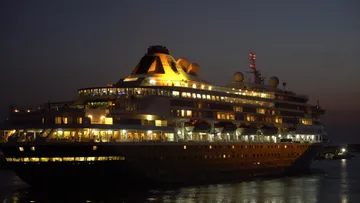 Prinsendam leaves the North Lock IJmuiden