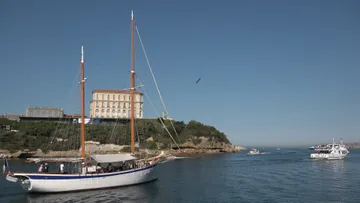 Goélette Alliance leaves Vieux-Port de Marseille