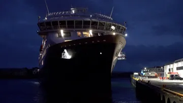 Havila Capella leaves Svolvær