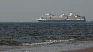 Rotterdam leaves Rotterdam - seen from Maasvlakte 2 beach