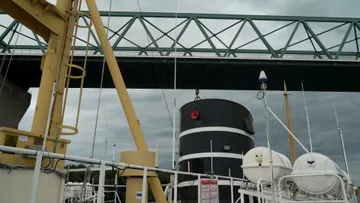 Nordstjernen passes Brunsbüttel High Bridge